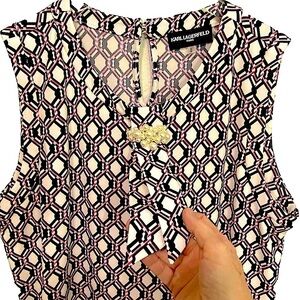 KARL LAGERFELD - SZ. MED - BOLD GEOMETRIC PINK WHITE BLACK - FAUX PEARLS B18